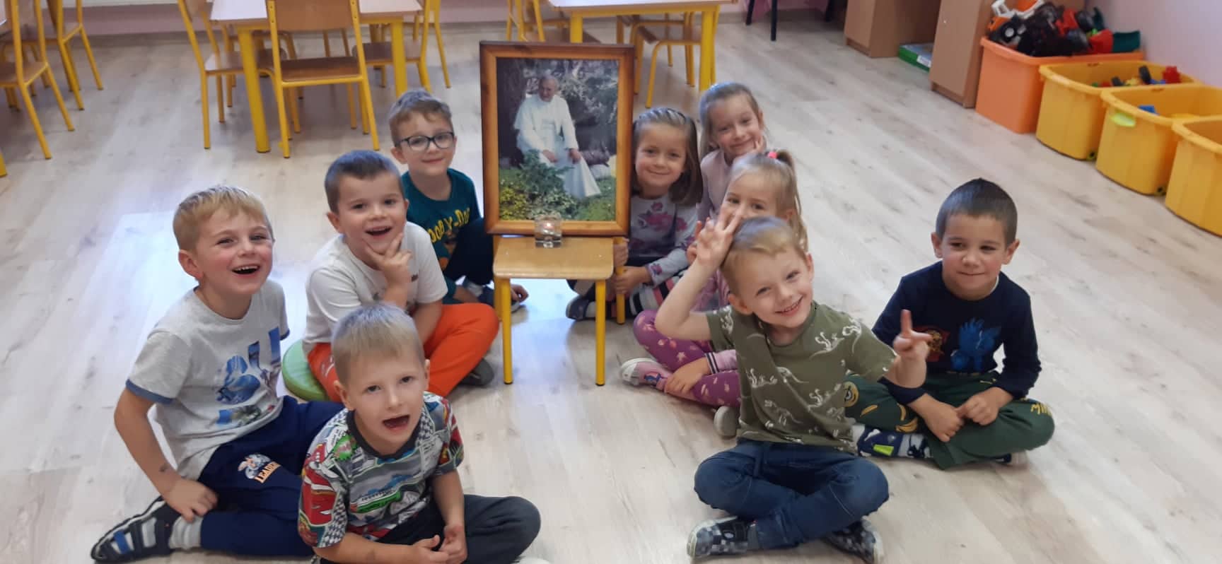 Przedszkolaki poznały postać Jana Pawła II